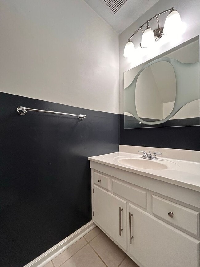 Building Photo - Welcome to this charming 3 bedroom "ASK AB...