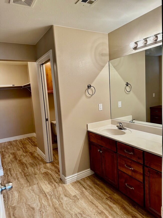 Building Photo - 1223 N 2190 W