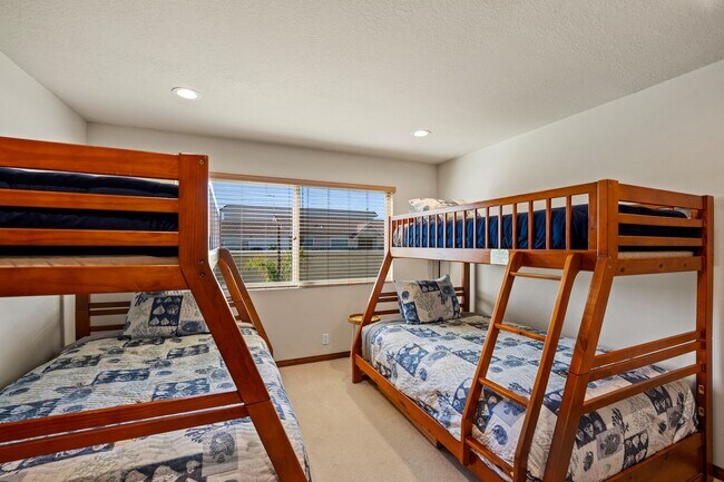 Building Photo - Mandalay Shores Beach| Home on Mandalay Be...