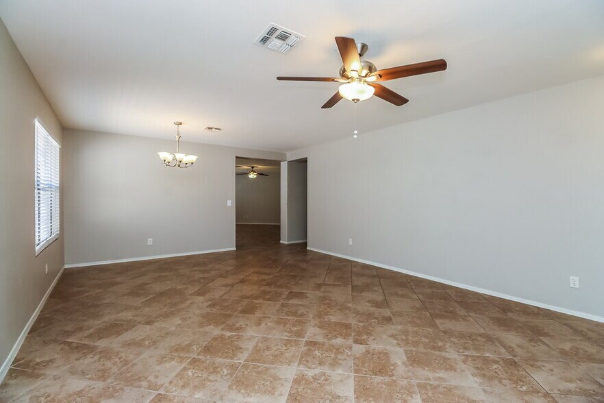 Building Photo - 8528 E Desert Ln