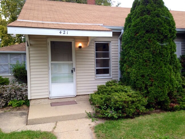 Primary Photo - 421 Prospect St