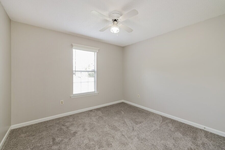Building Photo - 4557 Cottage Hill Cove