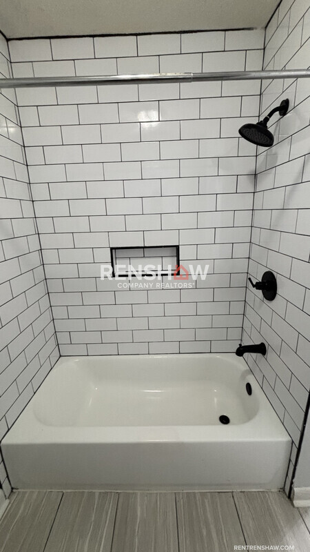 Building Photo - 1532 Silver St