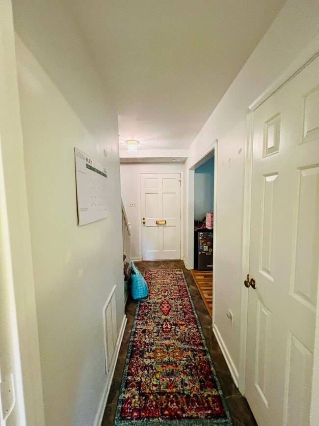 Building Photo - Charming 4-Bedroom Home with Ample Space and Modern Amenities