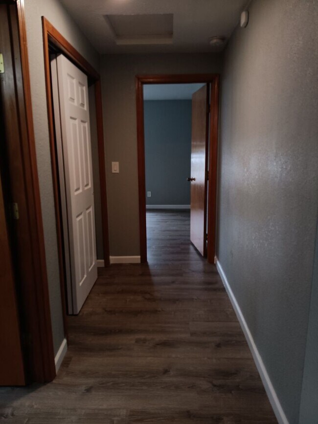 Building Photo - This Gem Of A House is Ready For You!