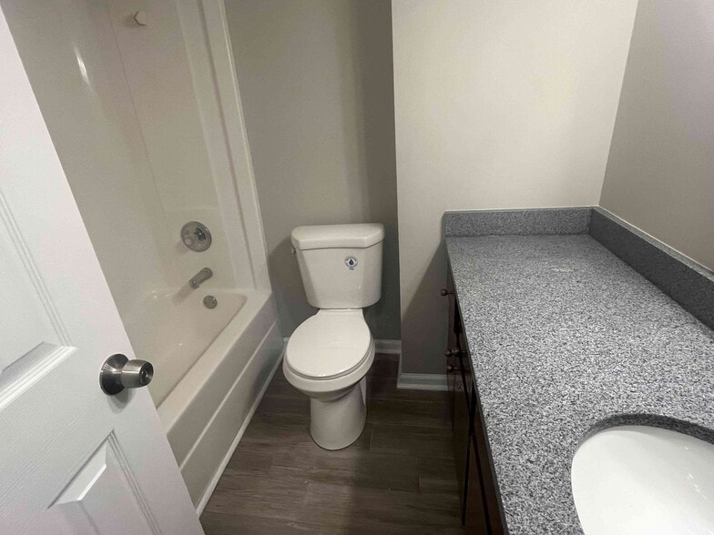 Building Photo - 326 Willow Oak Dr