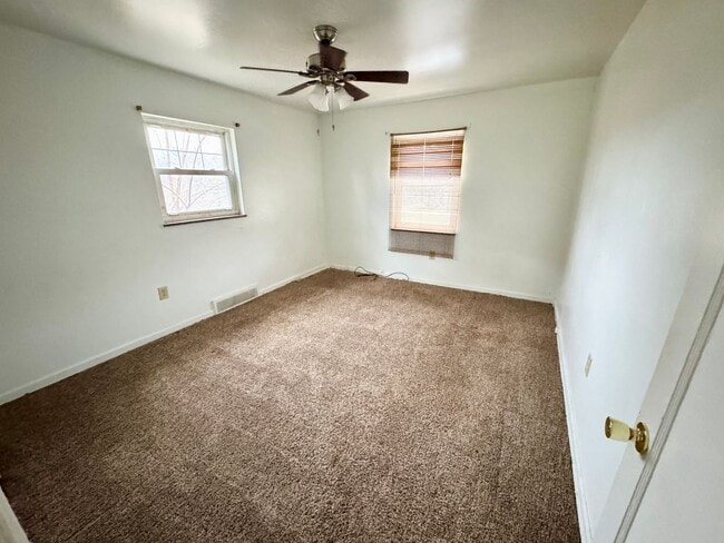 Building Photo - Beautiful Three Bedroom with Basement and Garage