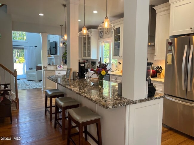 Building Photo - 68 Vista Dr