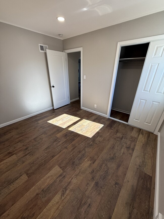 Building Photo - 3250 3rd Ave S