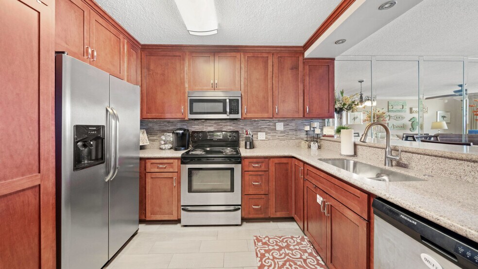 Building Photo - 7205 Thomas Dr