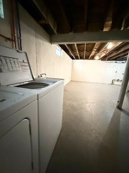 Building Photo - 14218 Tuckahoe Ave