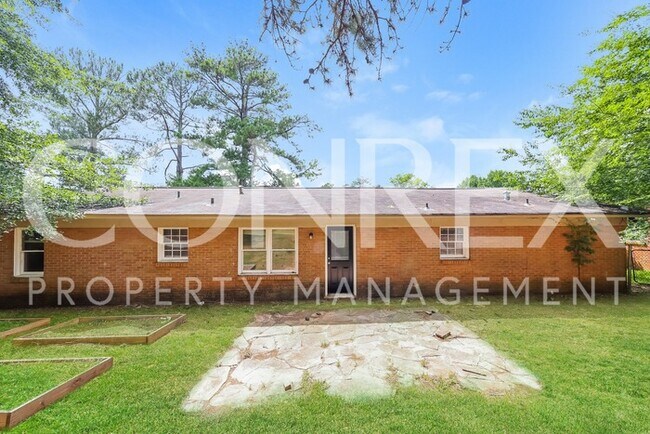 Building Photo - Beautiful 3 Bedroom Home!