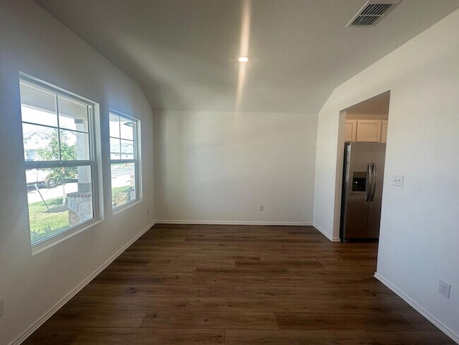 Building Photo - 453 Alamito Ave