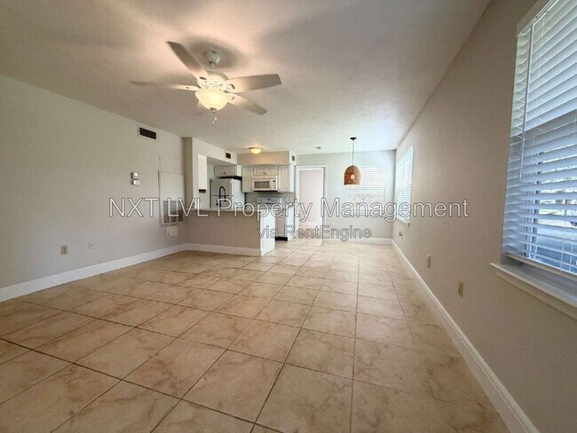 Building Photo - 12560 Equestrian Cir