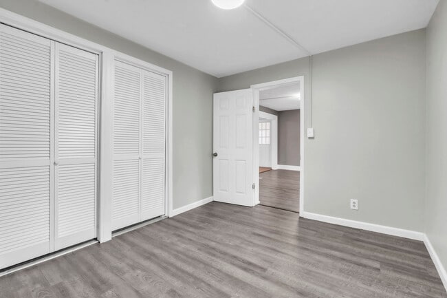 Building Photo - 114 Parker Ave