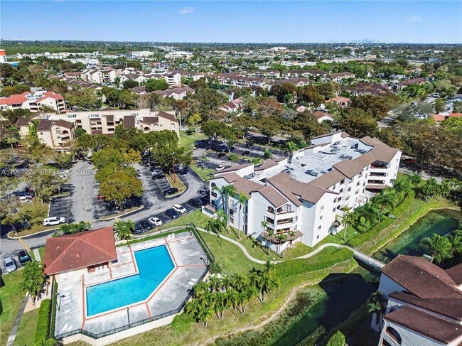 Building Photo - 9140 SW 123rd Ct