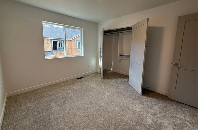 Building Photo - Brand New unit!