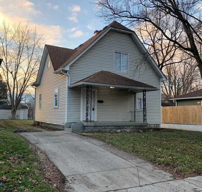Building Photo - 1338 N Oakland Ave