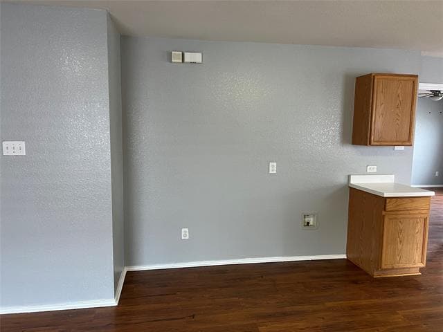 Building Photo - 6637 Meadow Way Ln