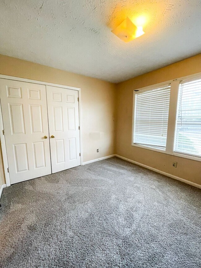 Building Photo - 2 Bedroom 2 Bathroom Condo