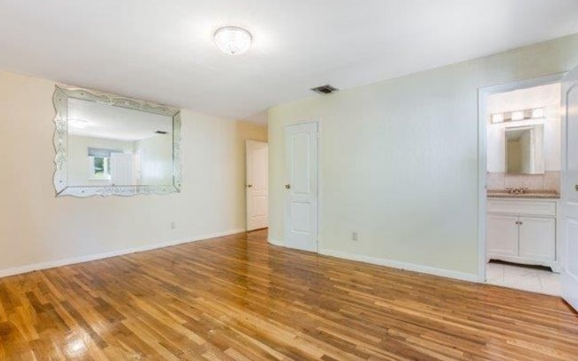 Building Photo - 434 S Marginal Rd
