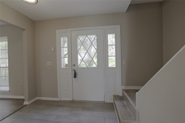 Building Photo - 15918 Pinyon Creek Dr