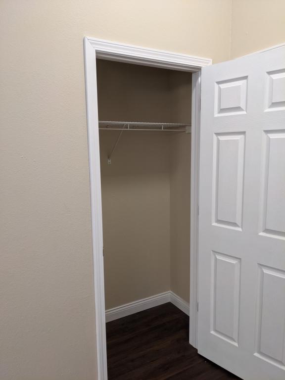 Building Photo - 1814 Cedarcrest Ave