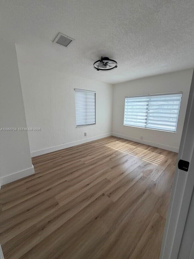 Building Photo - 5700 N Miami Ave