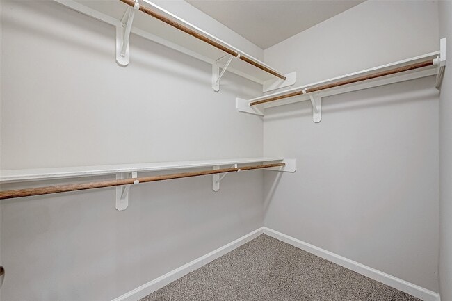 Building Photo - 5622 Valkeith Dr