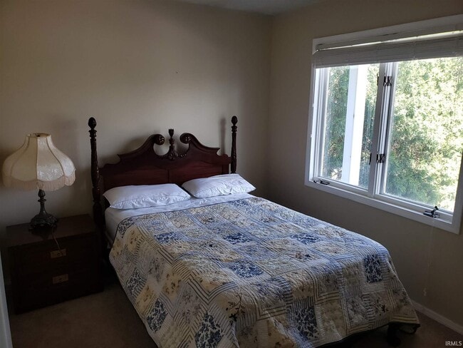 Building Photo - 1204 S College Mall Rd