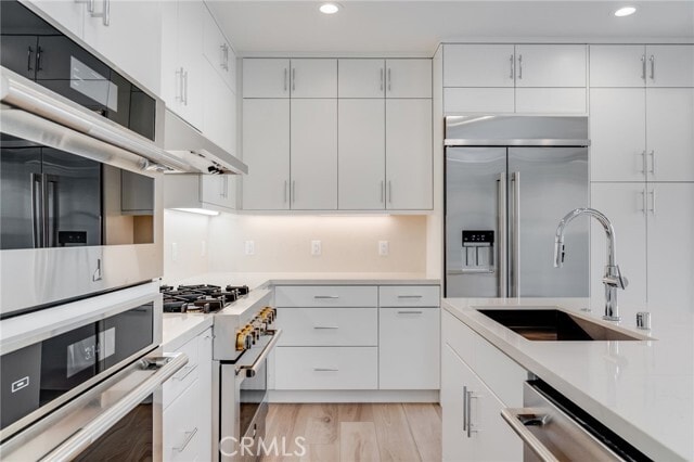 Building Photo - 716 Olivier Dr