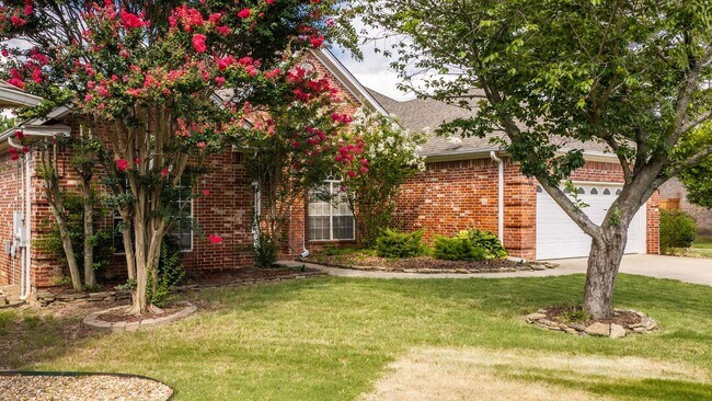 Building Photo - Updated 4BR/2BA One-Level Home on Maumelle Cul-de-Sac — Trail Access