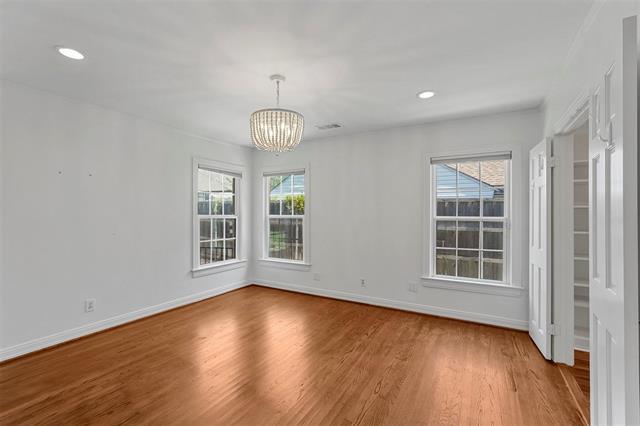 Building Photo - 6421 Kenwood Ave