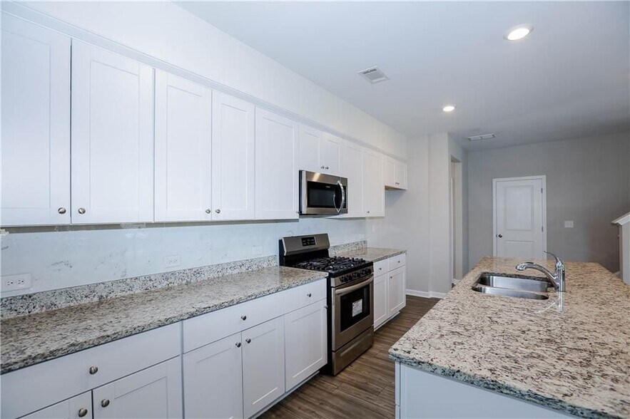 Building Photo - 4355 Magpie Dr