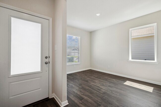 Building Photo - 15631 Plum Brk Dr