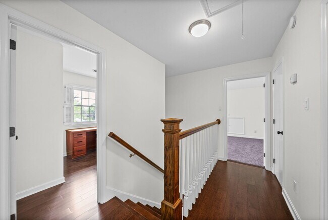 Building Photo - 132 Windsor Dr