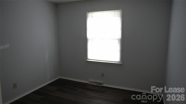Building Photo - 10000 Ridgemore Dr