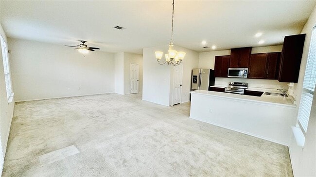 Building Photo - 901 Sawbuck Dr