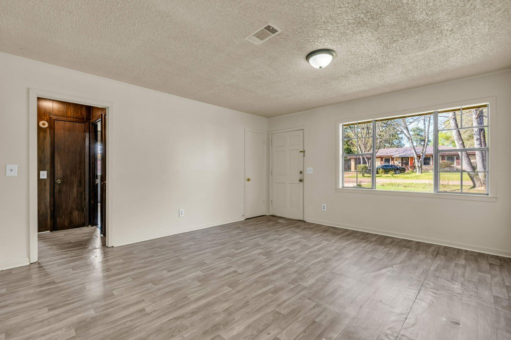 Building Photo - 128 Wyman Dr