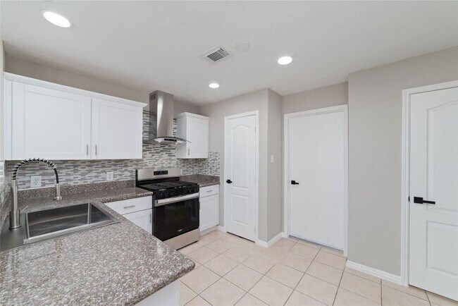 Building Photo - 4007 Starbridge Pointe Ln