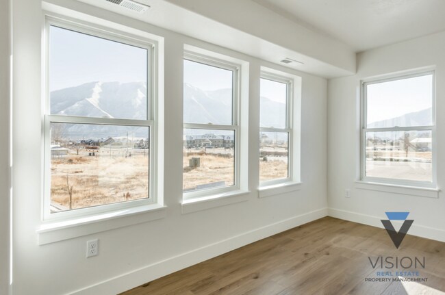 Building Photo - 726 S 1600 W
