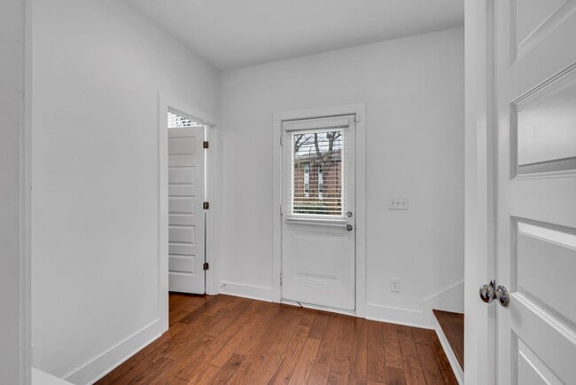 Building Photo - Cottage Park Home