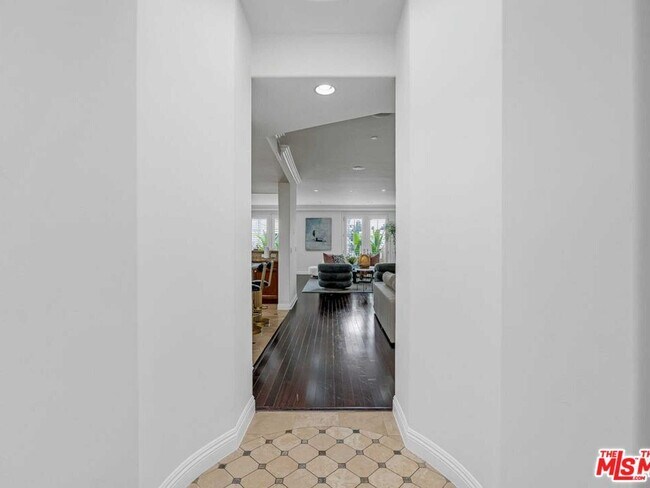 Building Photo - 143 N Arnaz Dr