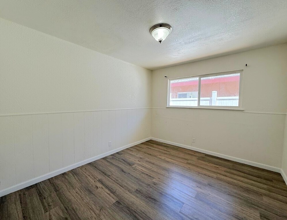 Building Photo - 2972 Bedford Dr