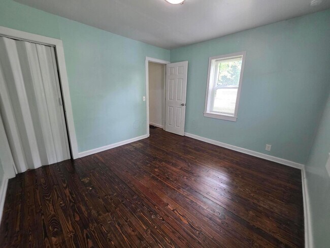 Building Photo - 1597 Koebel Rd