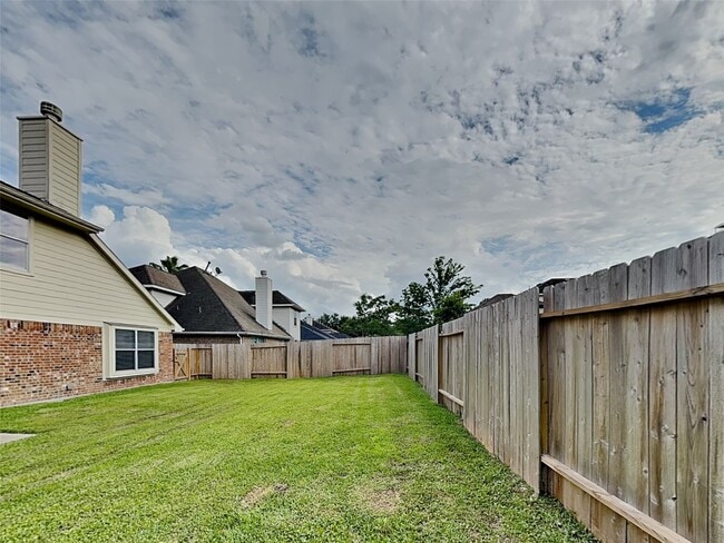 Building Photo - 26881 Armor Oaks Dr