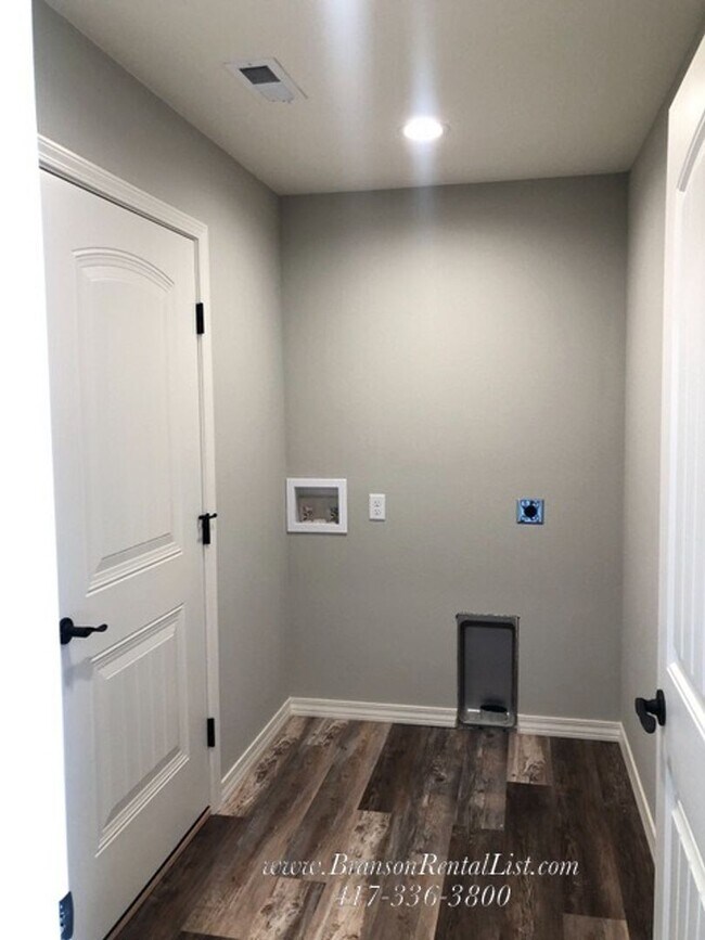 Building Photo - NOW LEASING 3Br with an Unfinished Basement