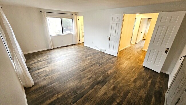 Building Photo - 5231 Bantry Dr