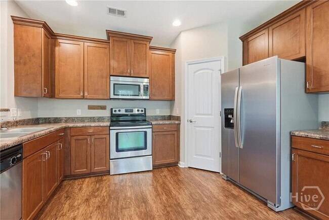 Building Photo - 380 Summer Hill Way