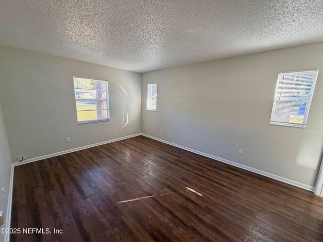 Building Photo - 283 Almansa Rd